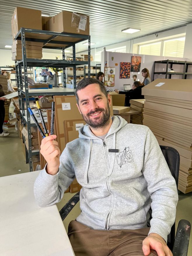 Máme velkou novinku! 🔥 Představujeme nové fixky na tečkování. 🎨 Máme pro vás něco, na co jsme opravdu pyšní. Představujeme...